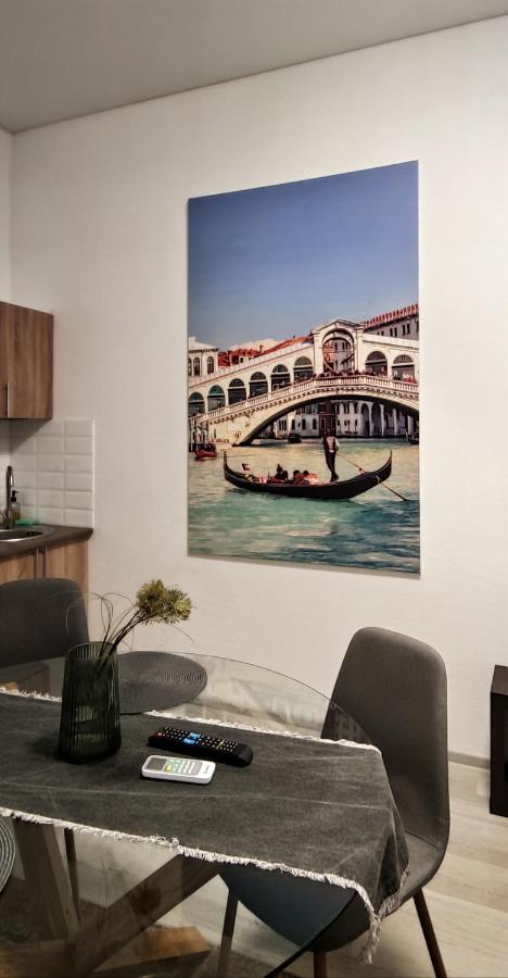 Flat in the city center Odessa Luaran gambar
